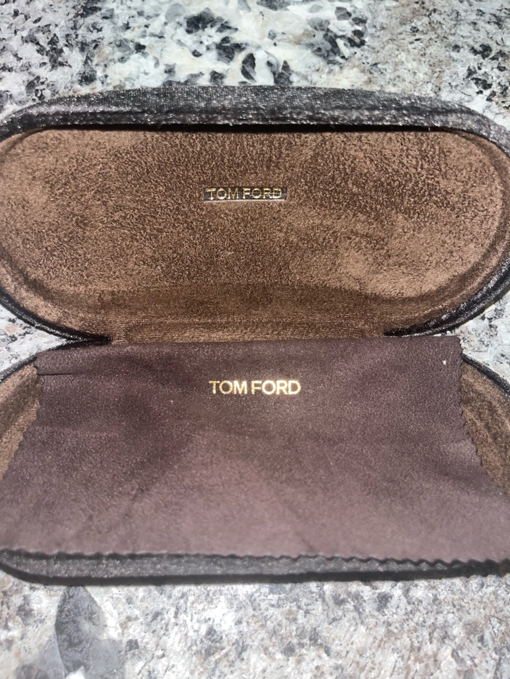 ๐ฅTOM FORD SUNGLASSES - Picture 7 of 7